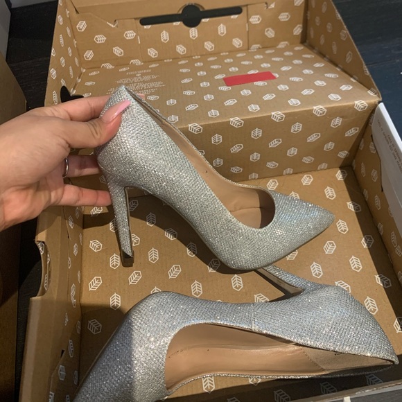 Sparkly heels - Picture 2 of 3